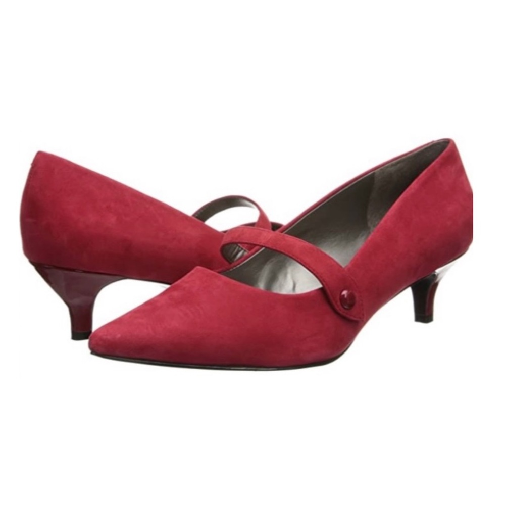 9.5 Wide Trotters Petra Wedge Pump - Picture 2 of 8